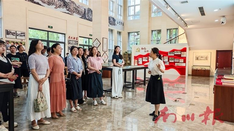 南川区档案馆开展“请听档案说”档案文化分享活动