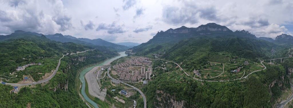乘渝厦高铁走进武陵山区|咖啡吧搬进大山 南川“宠粉”推高铁惠民攻略畅游大金佛山