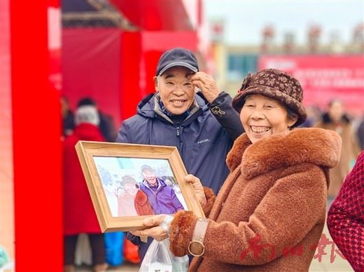 南川:冬日乡村笑语盈盈 “三下乡”活动把温暖送到群众心坎上