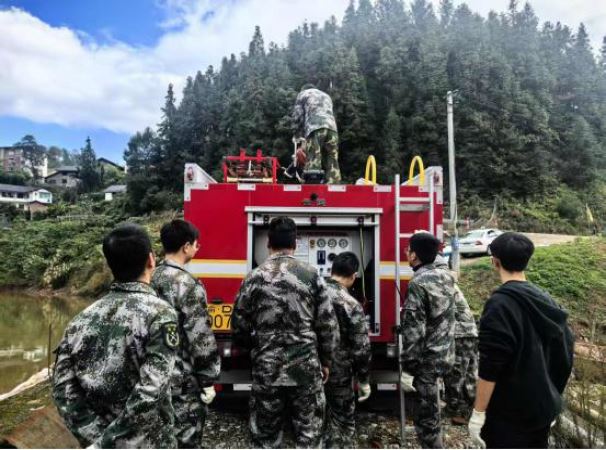 练强消防技能筑牢山林“防火墙”