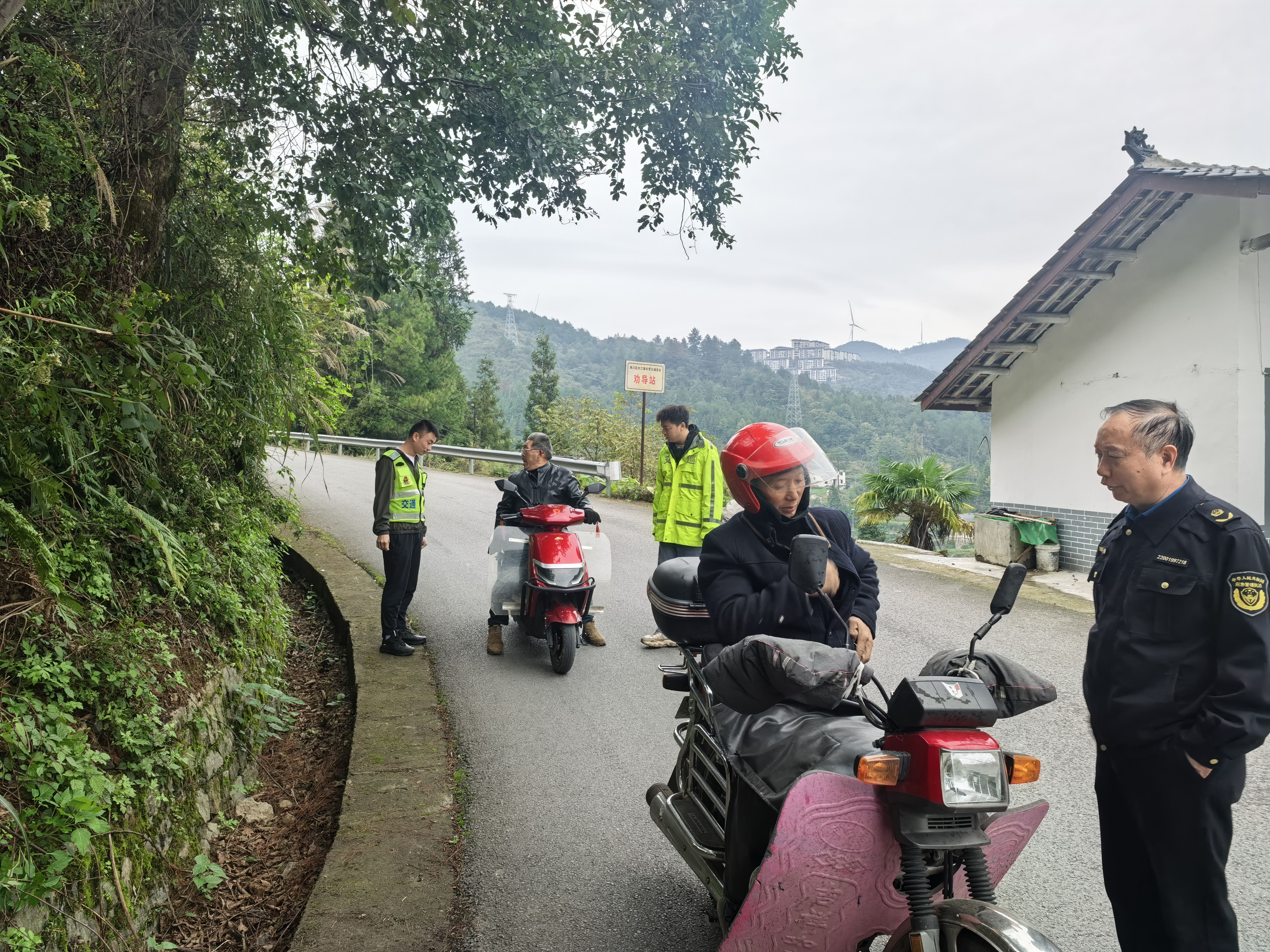 水江镇切实开展道路交通安全整治行动