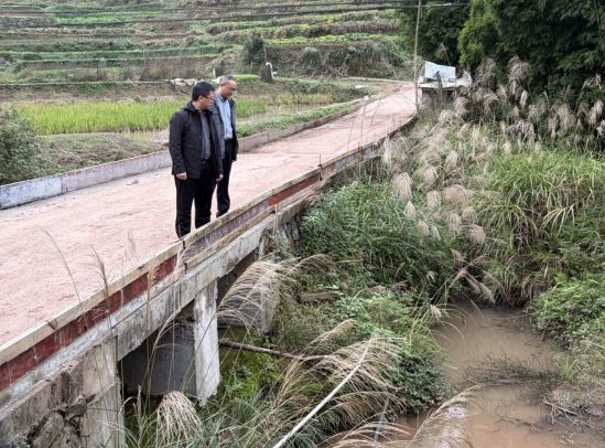黎香湖镇扎实推进巡河工作,筑牢水生态安全屏障