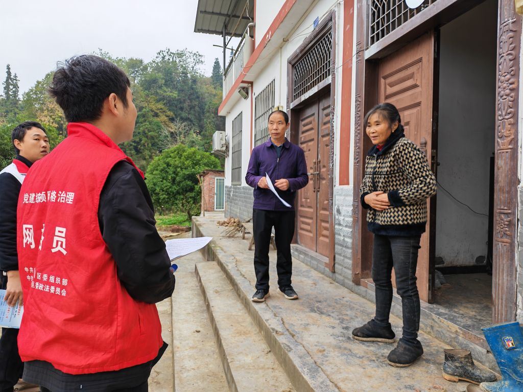 太平场镇开展“消防安全+防一氧化碳中毒”联合敲门行动