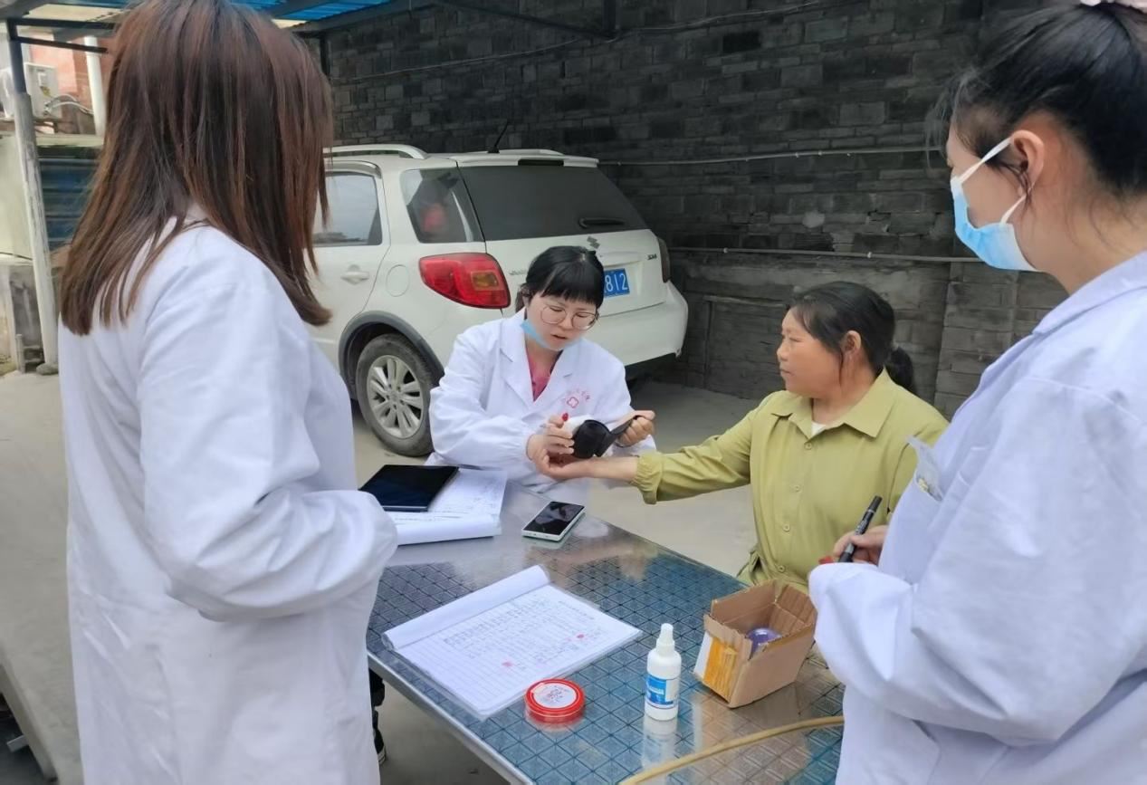 合溪镇打通健康服务“最后一公里”免费体检送进村