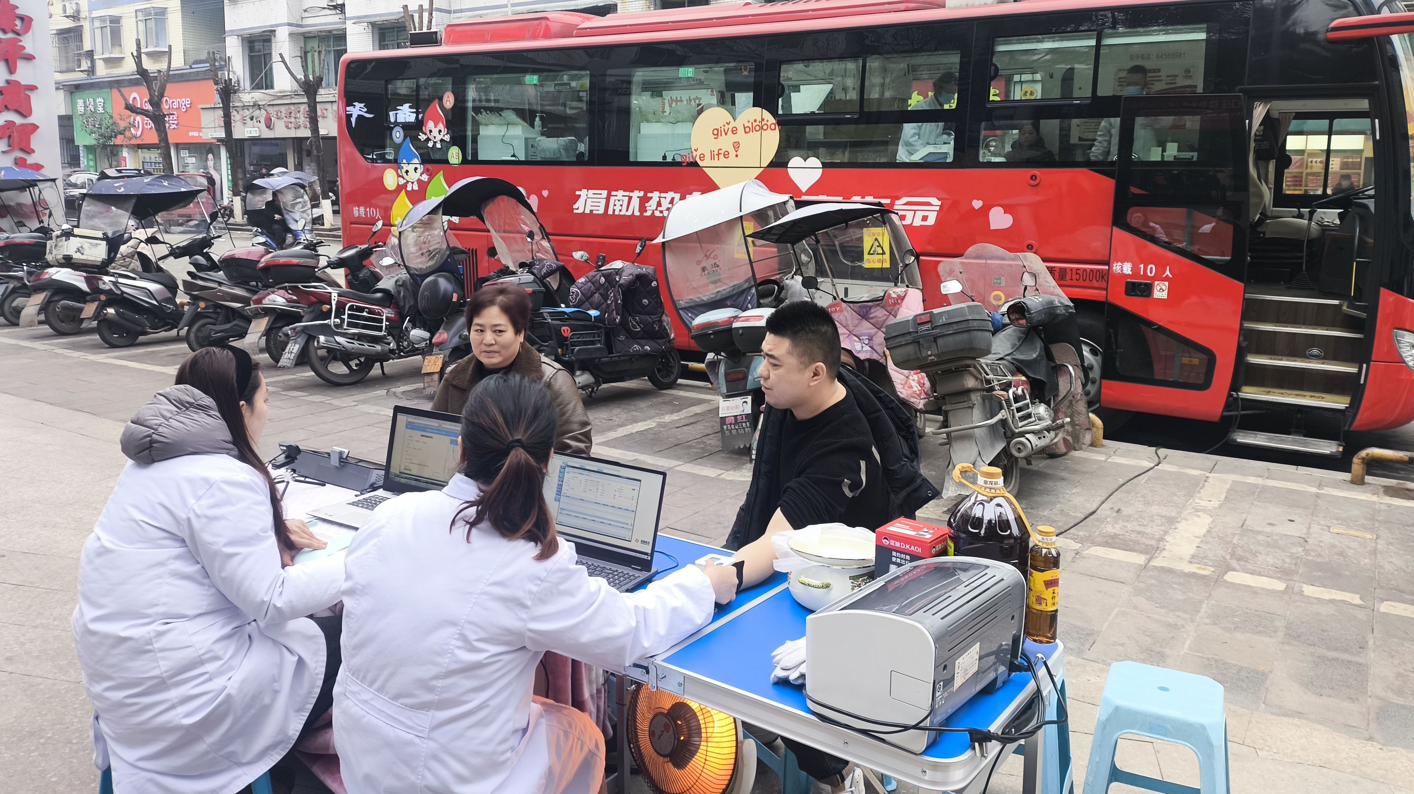 南平镇开展无偿献血活动