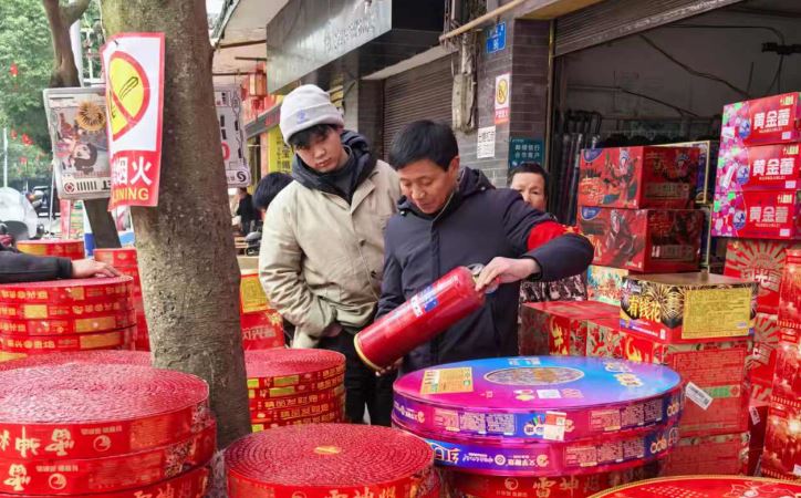 春节巡查护平安，严管燃放守底线