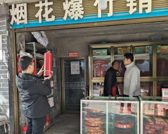 黎香湖镇扎实开展烟花爆竹安全隐患排查工作